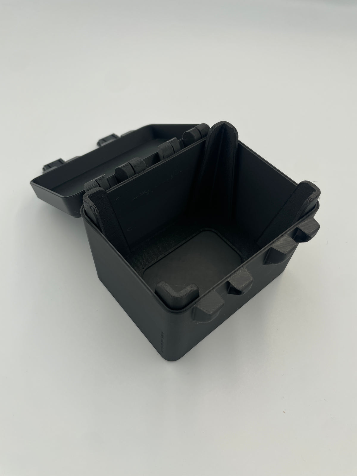 Magic: The Gathering Commander Deck Box – 100 Card Snap-Lock Storage Box 3D Printed