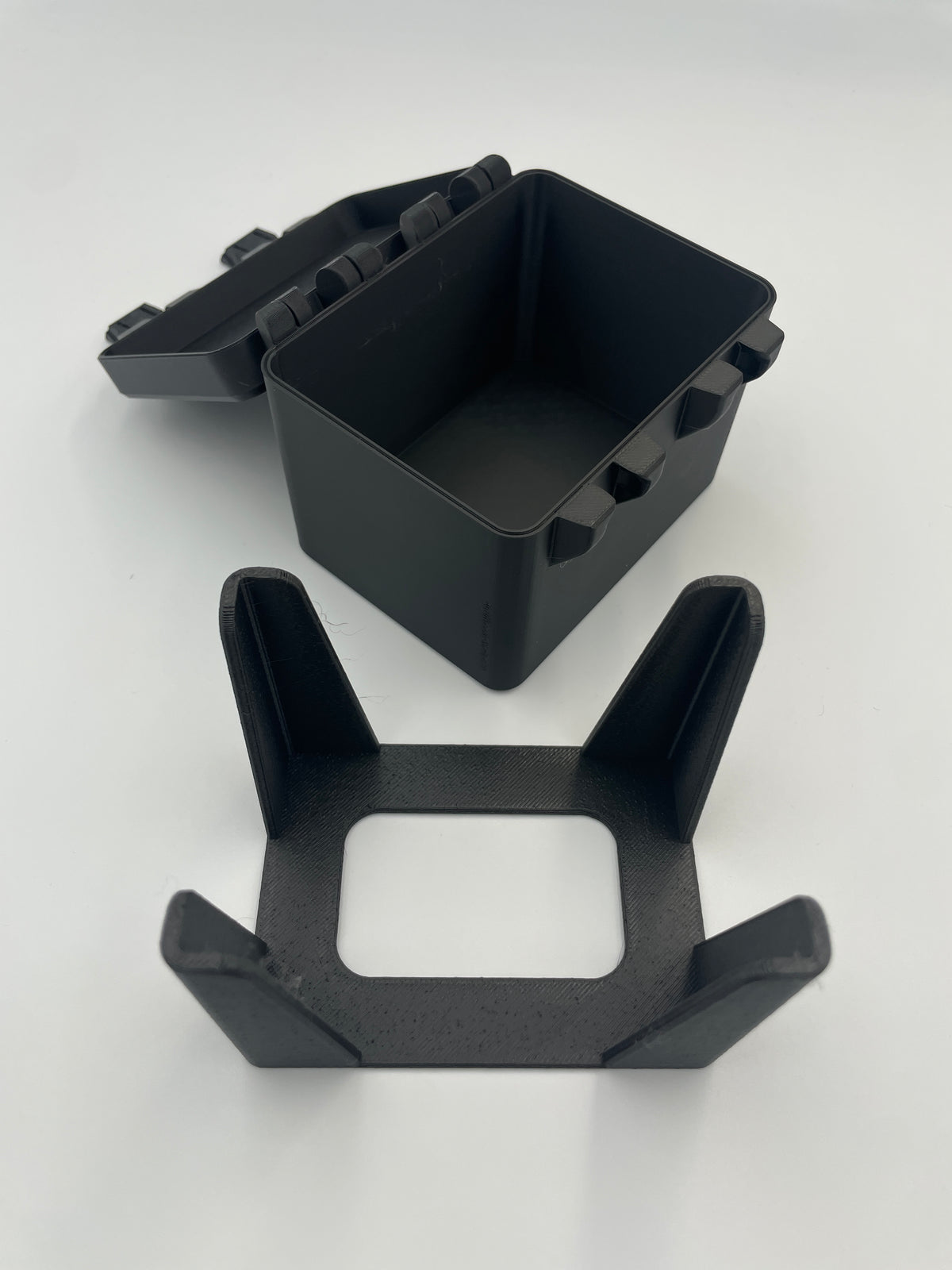 Magic: The Gathering Commander Deck Box – 100 Card Snap-Lock Storage Box 3D Printed